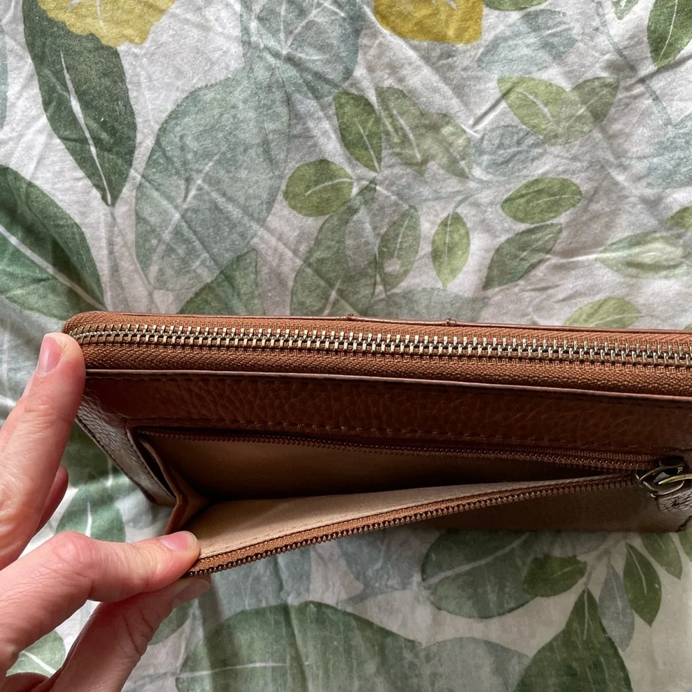 Fossil Zipper Wallet - Picture 6 of 6